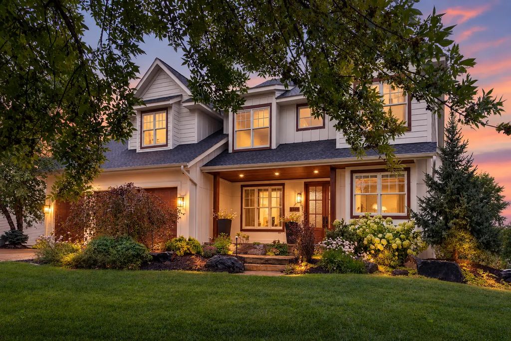 8365 Kelzer Pond Drive, Victoria