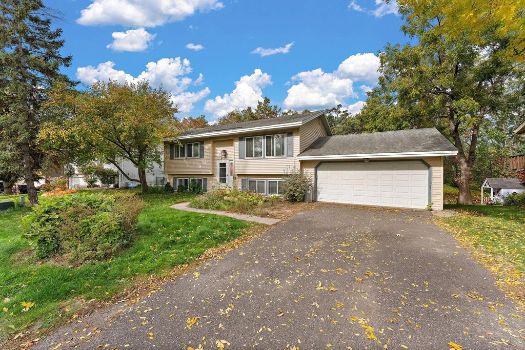 475 Springhill Road, Vadnais Heights