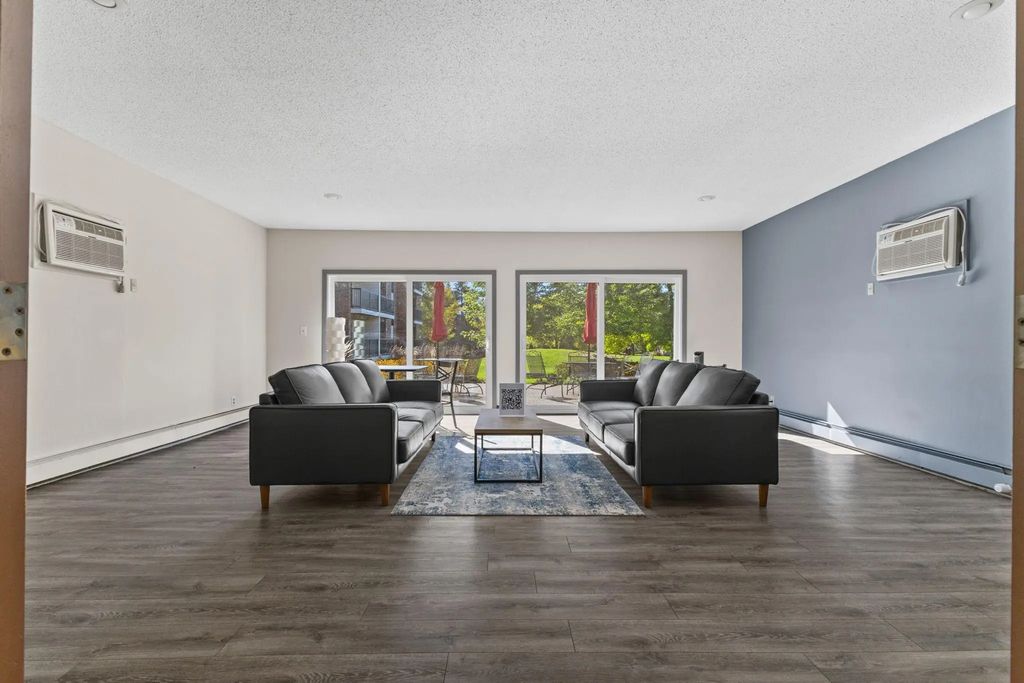 4 Pine Tree Drive 314, Arden Hills