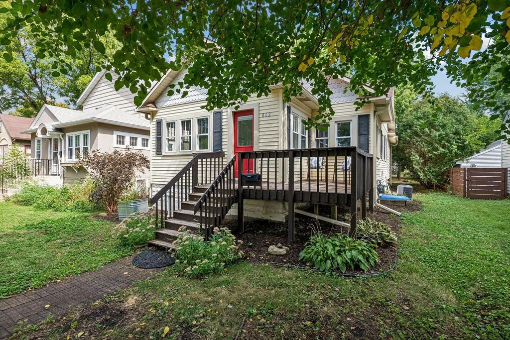 862 21st Avenue Se, Minneapolis