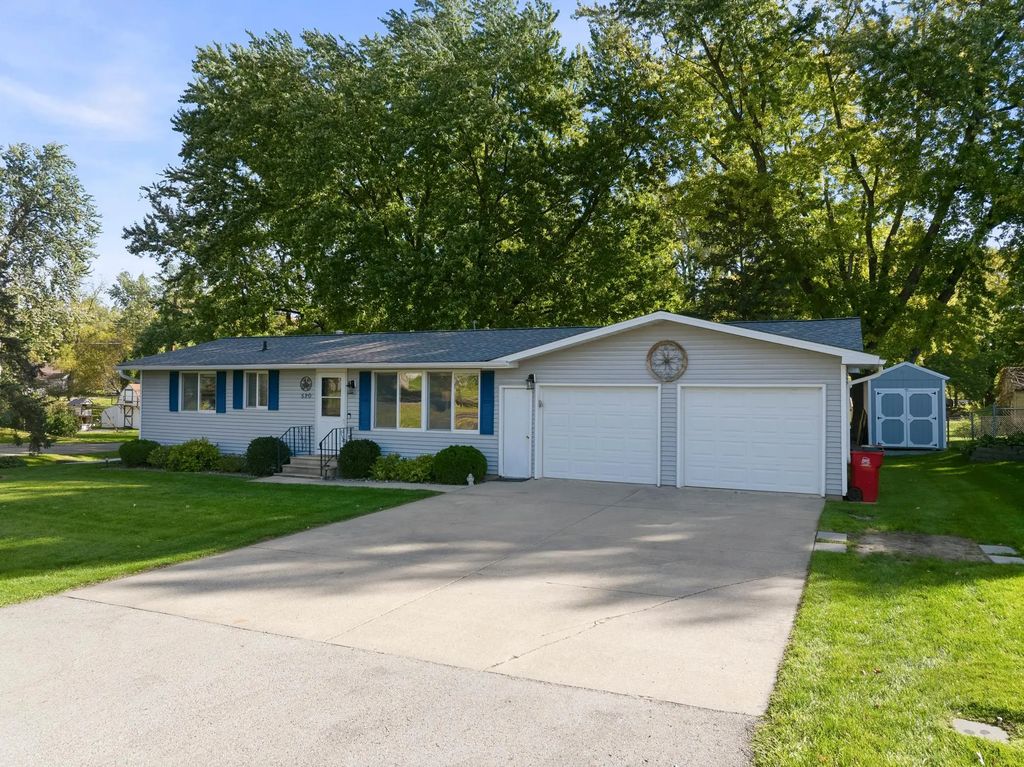 520 Walnut Street, Mantorville