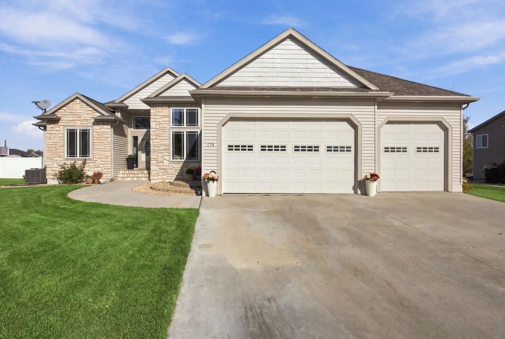 718 N Sedona Drive, West Fargo