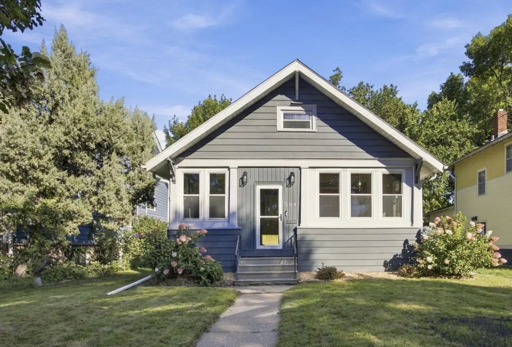 1043 1st Street N, Fargo
