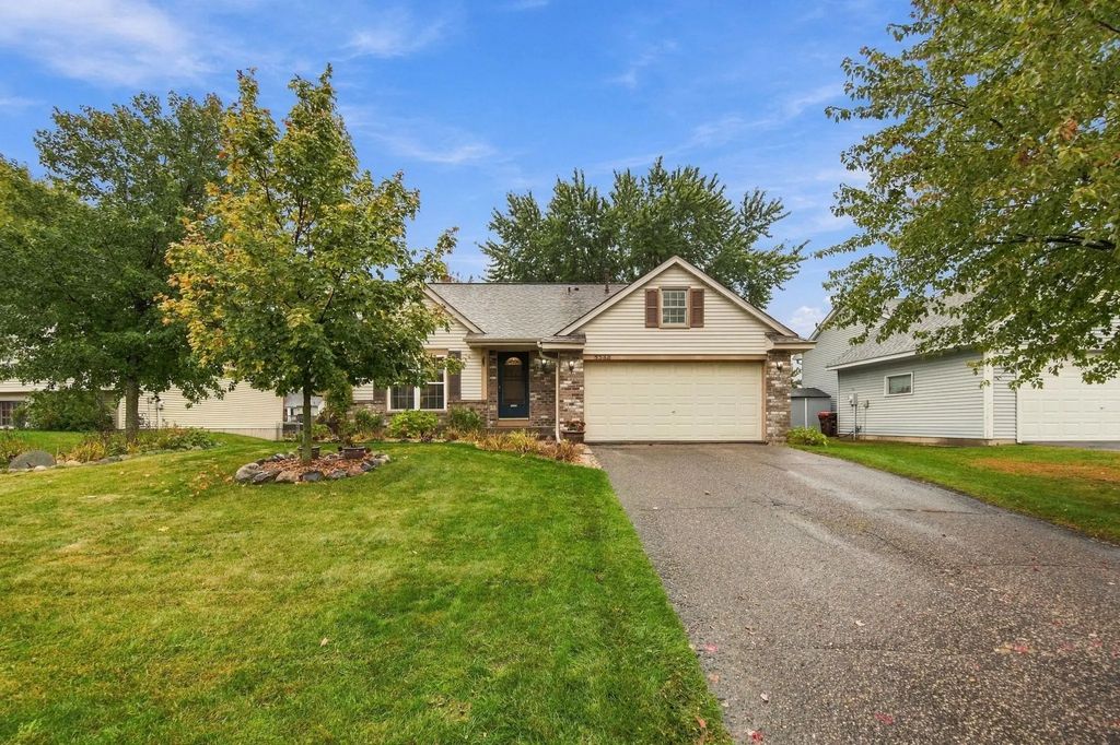 5386 Heath Avenue N, Oakdale