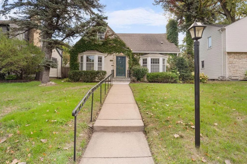2717 France Avenue S, Minneapolis