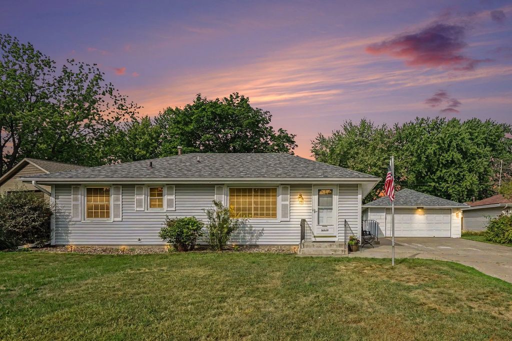14669 Danbury Avenue W, Rosemount