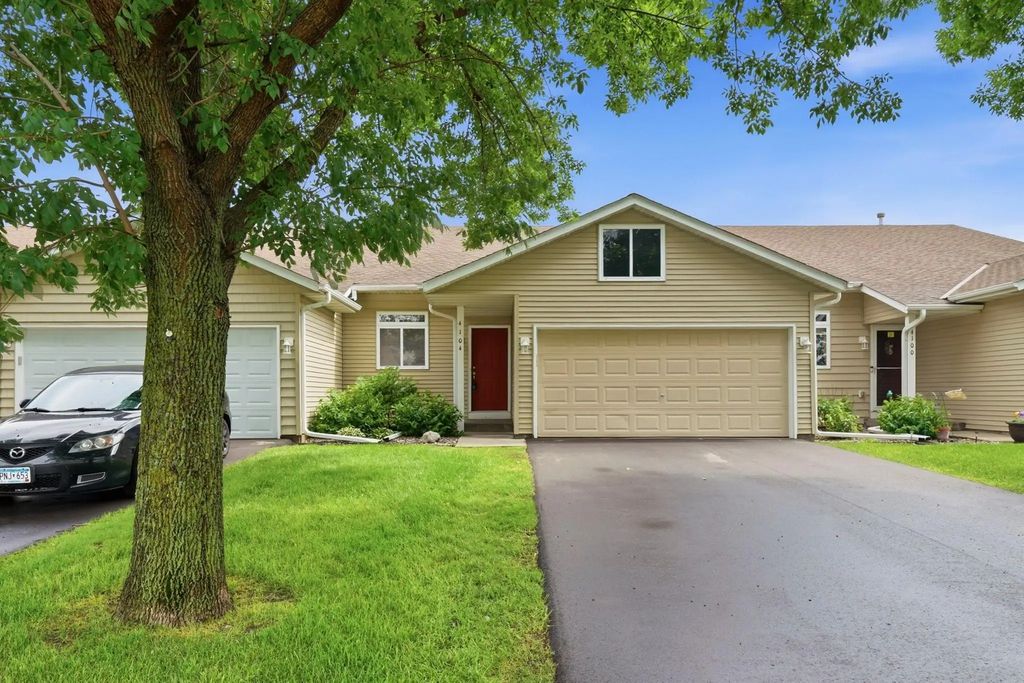 4104 Jarmann Lane, Shakopee