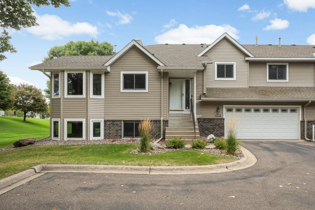 9344 Loch Lomond Lane, Brooklyn Park