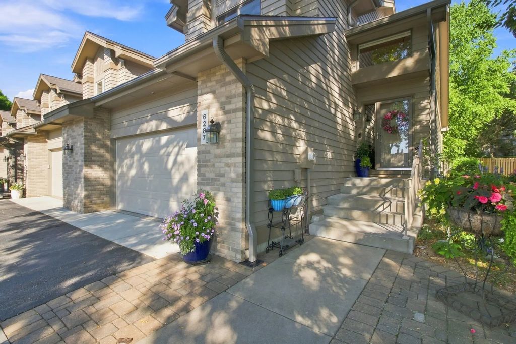 6287 Sequoia Circle, Eden Prairie