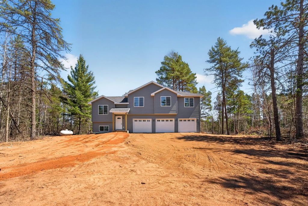 7954 Natalies Way, Willow River