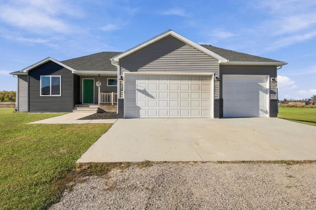 803 Blaine Street N, Colfax