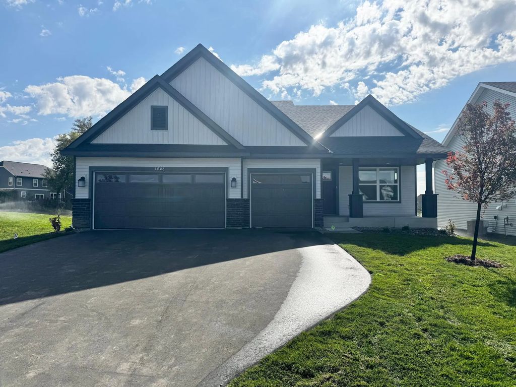 1906 Dogwood Court, Carver