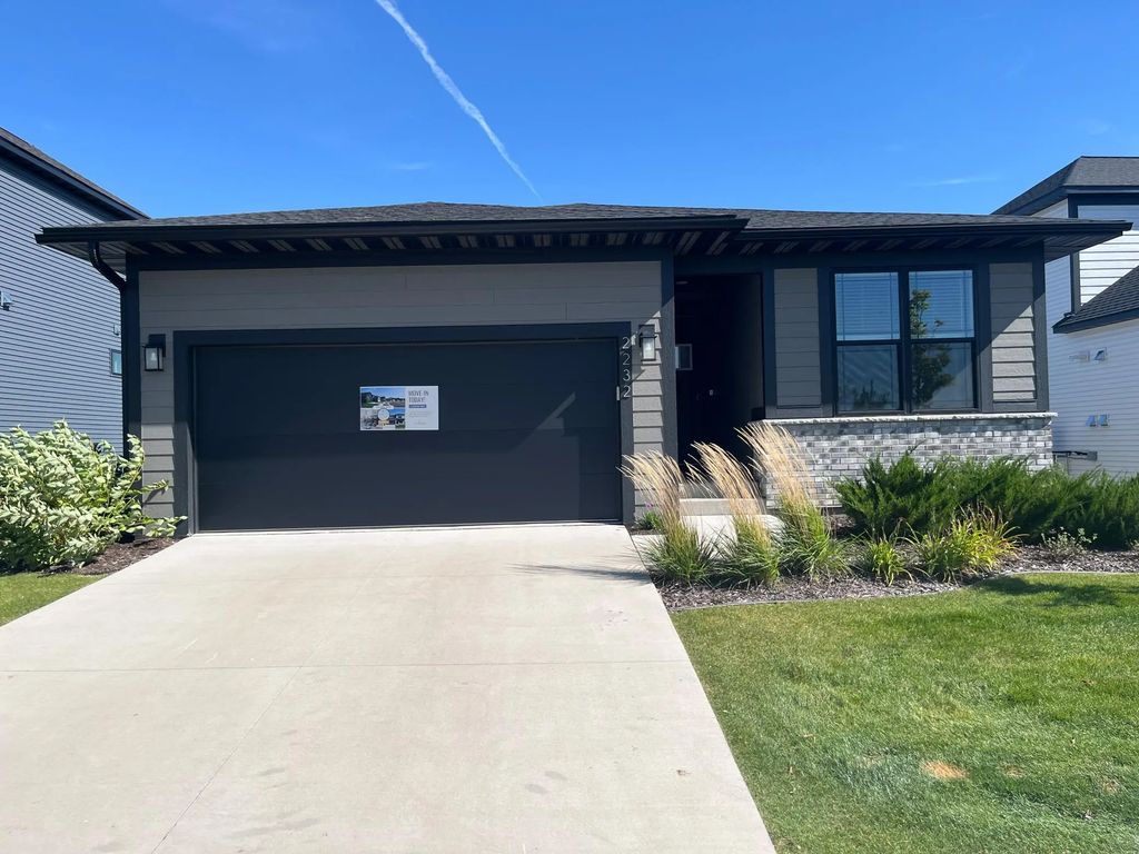 2232 Preserve Drive Nw, Rochester