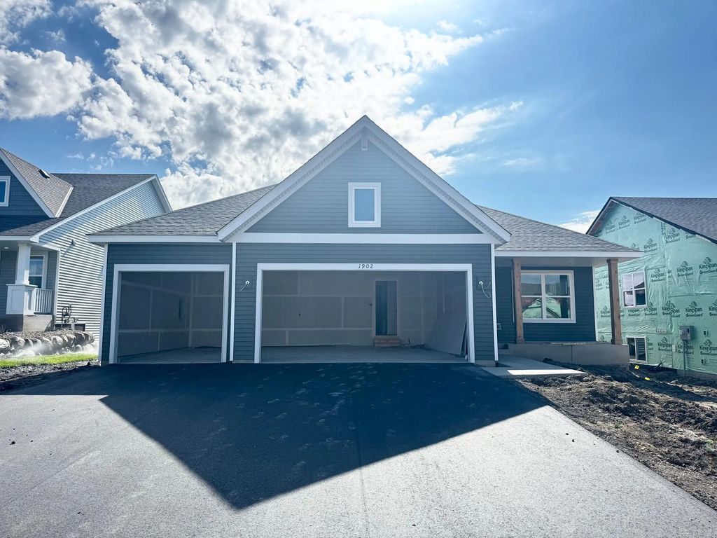 1902 Dogwood Court, Carver