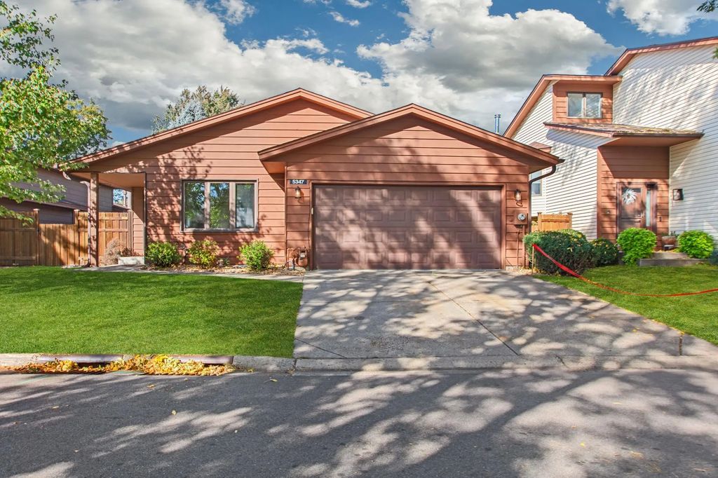 5347 Emerald Way, Apple Valley