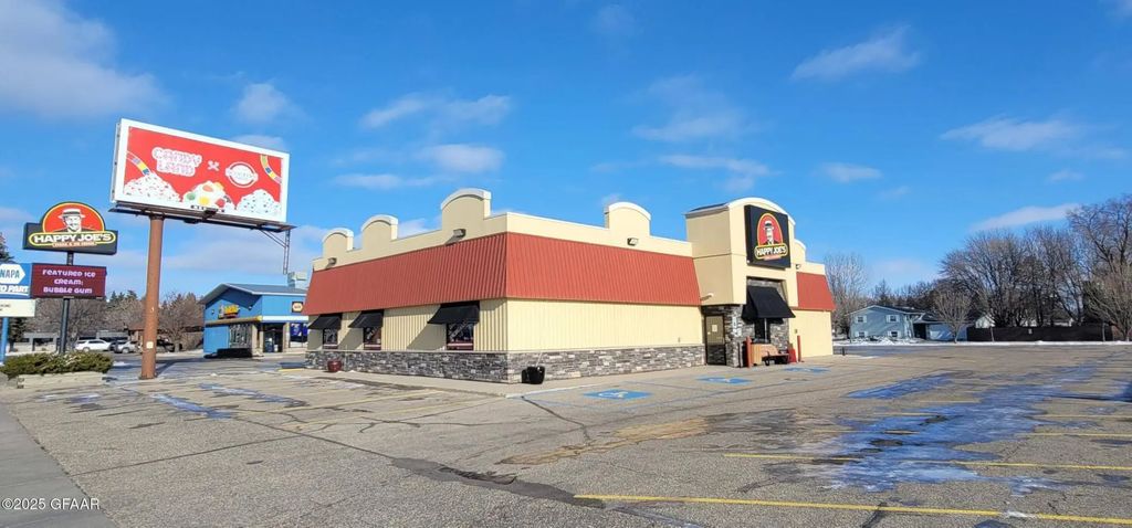 2909 S Washington Street, Grand Forks