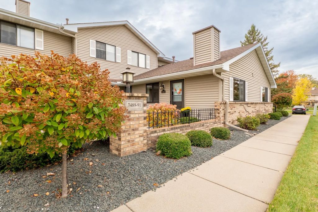 7489 Vinewood Lane N, Maple Grove
