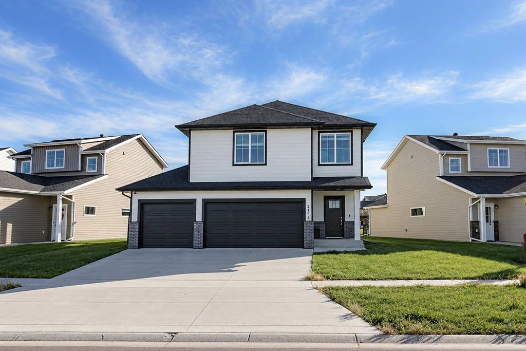 2154 65th Avenue S, Fargo