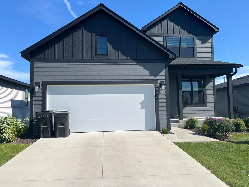 2240 Preserve Drive Nw, Rochester