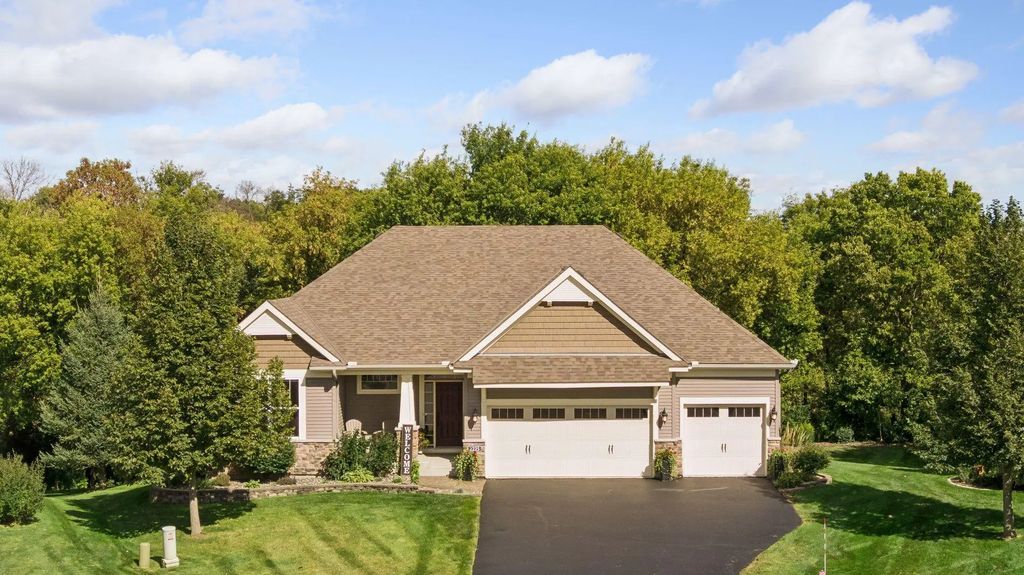 2225 Lake Circle, Victoria