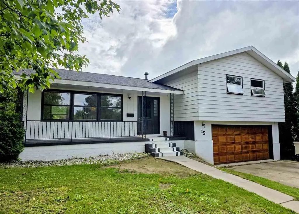 15 11th Street Nw, Chisholm