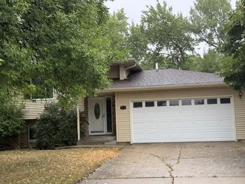 1504 Avenue B, Wahpeton