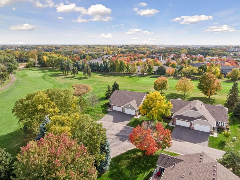 8960 Deer Run Court, Victoria