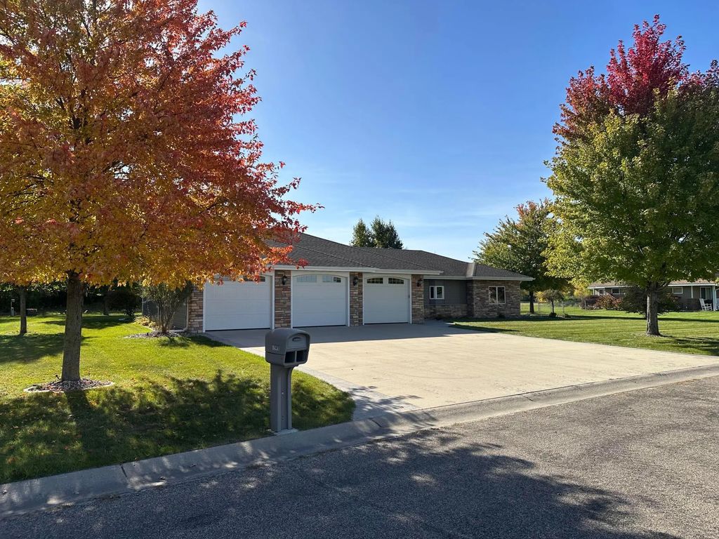 1949 Middle Creek Road, Detroit Lakes