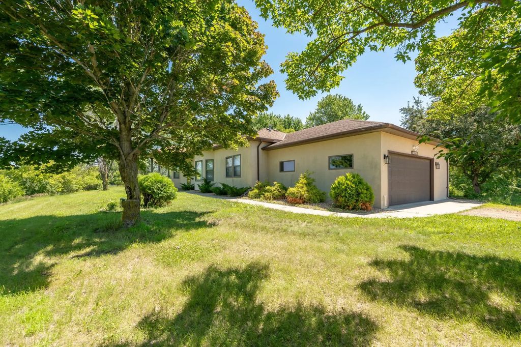 13261 Marystown Road, Shakopee