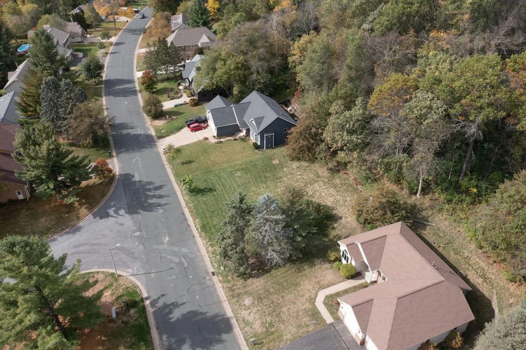 1805 Golf View Drive, River Falls