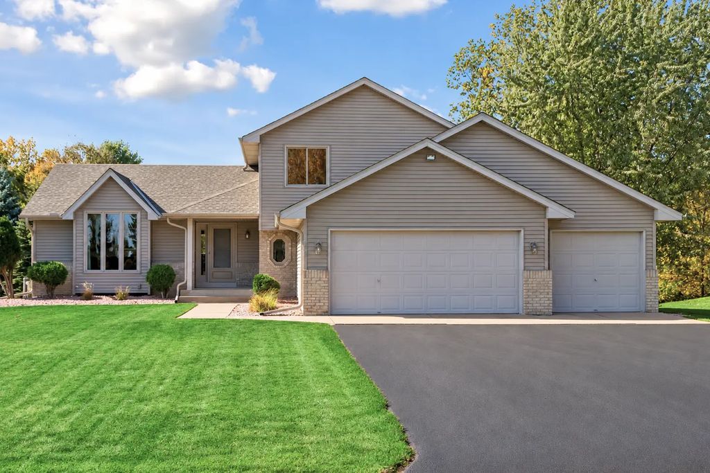 5425 Teakwood Lane N, Plymouth