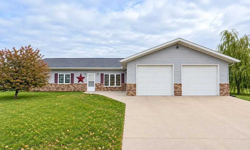 1634 Lessard Avenue, Grafton