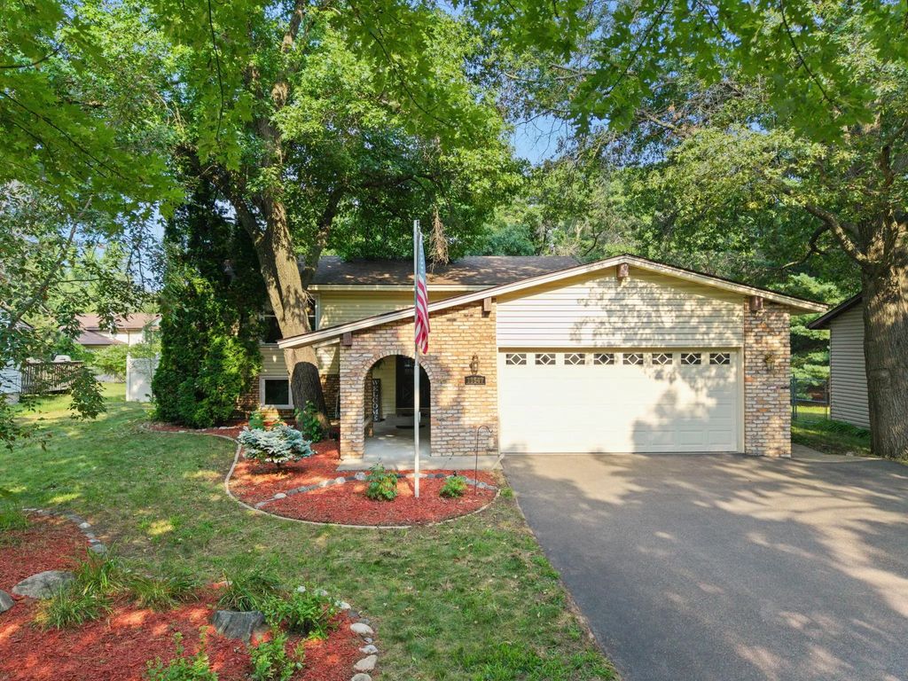 11547 Flintwood Street Nw, Coon Rapids