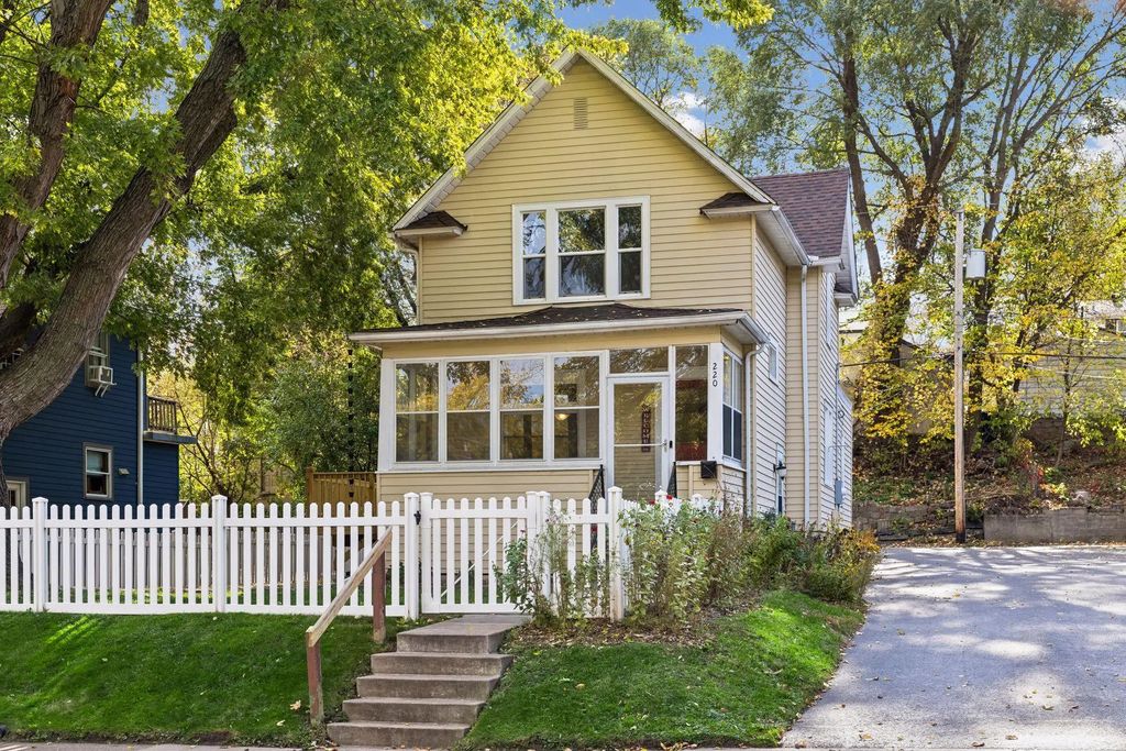 220 Winifred Street W, Saint Paul