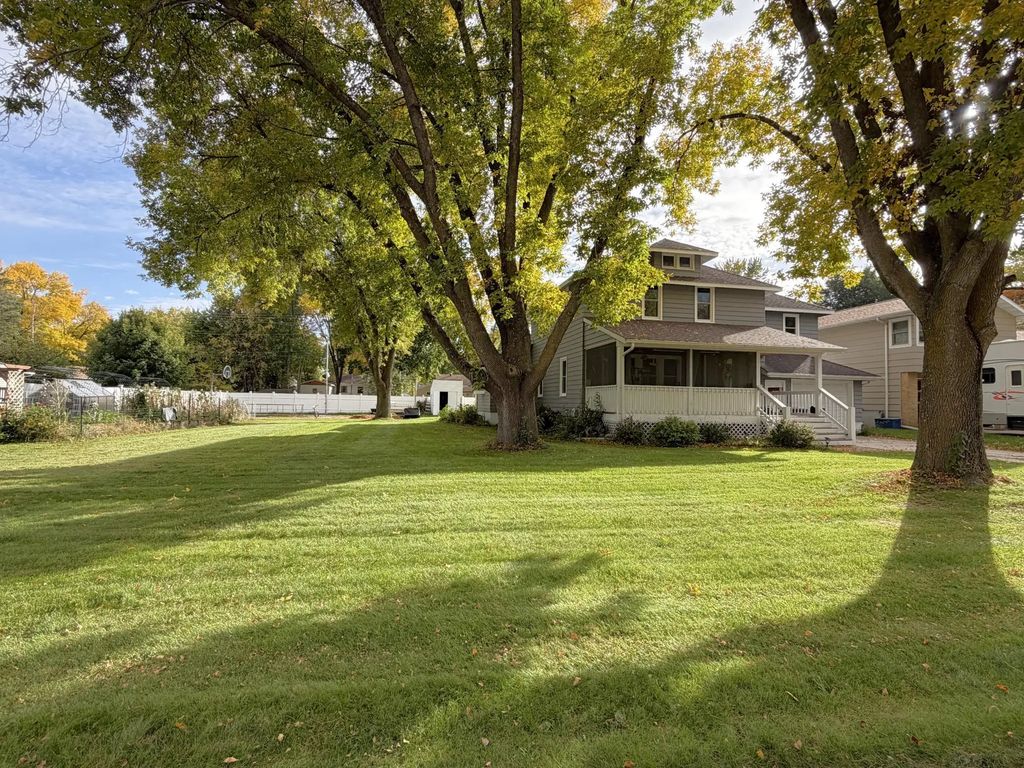 1133 10th Avenue, Granite Falls