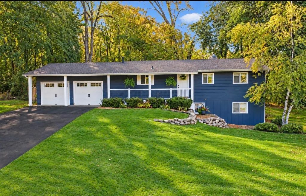19151 Hanus Road, Minnetonka
