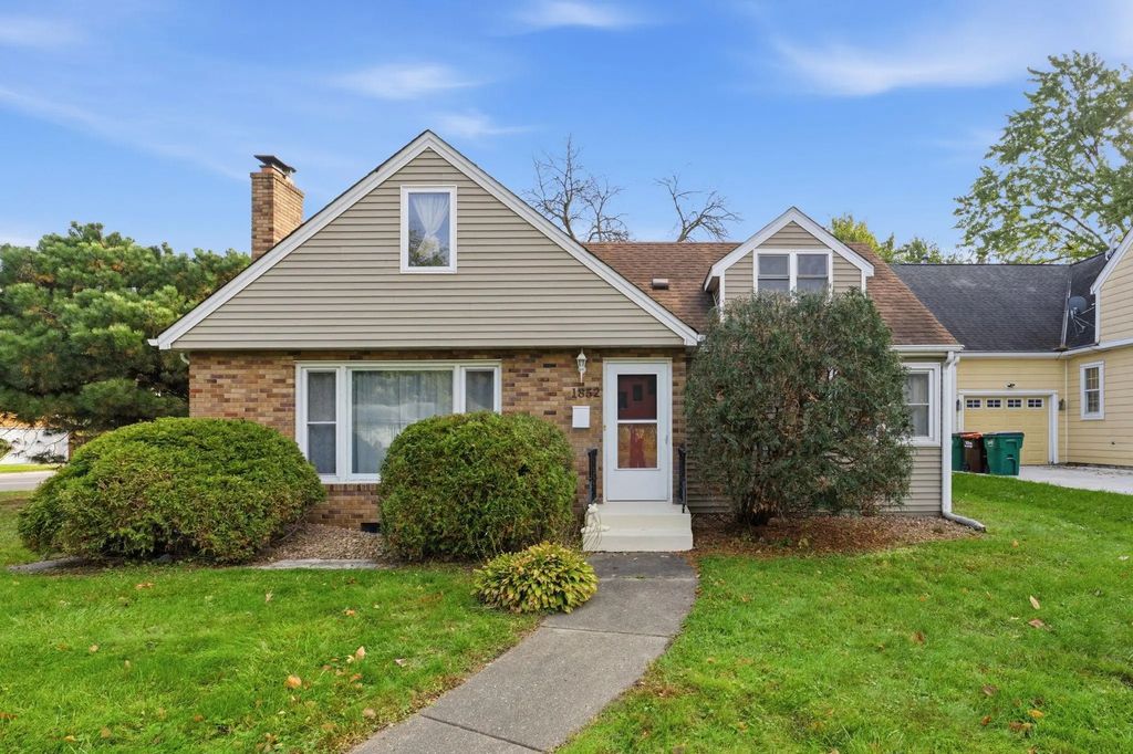 1852 Holton Street, Falcon Heights