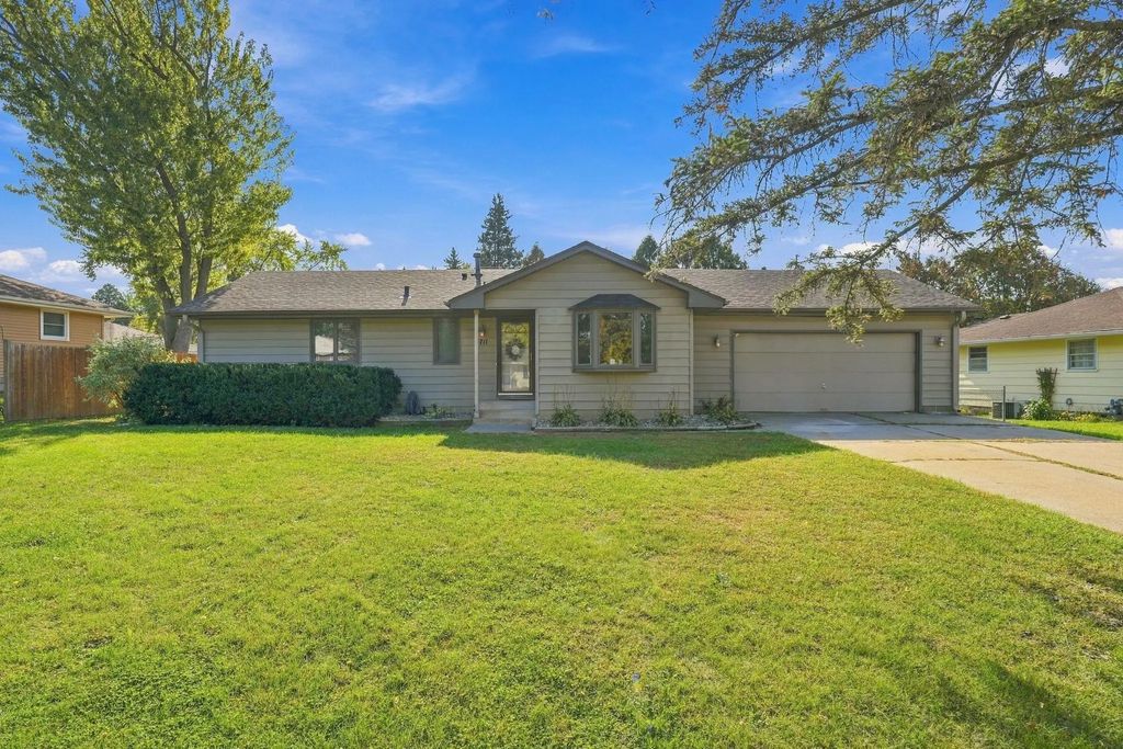8711 61st Avenue N, New Hope