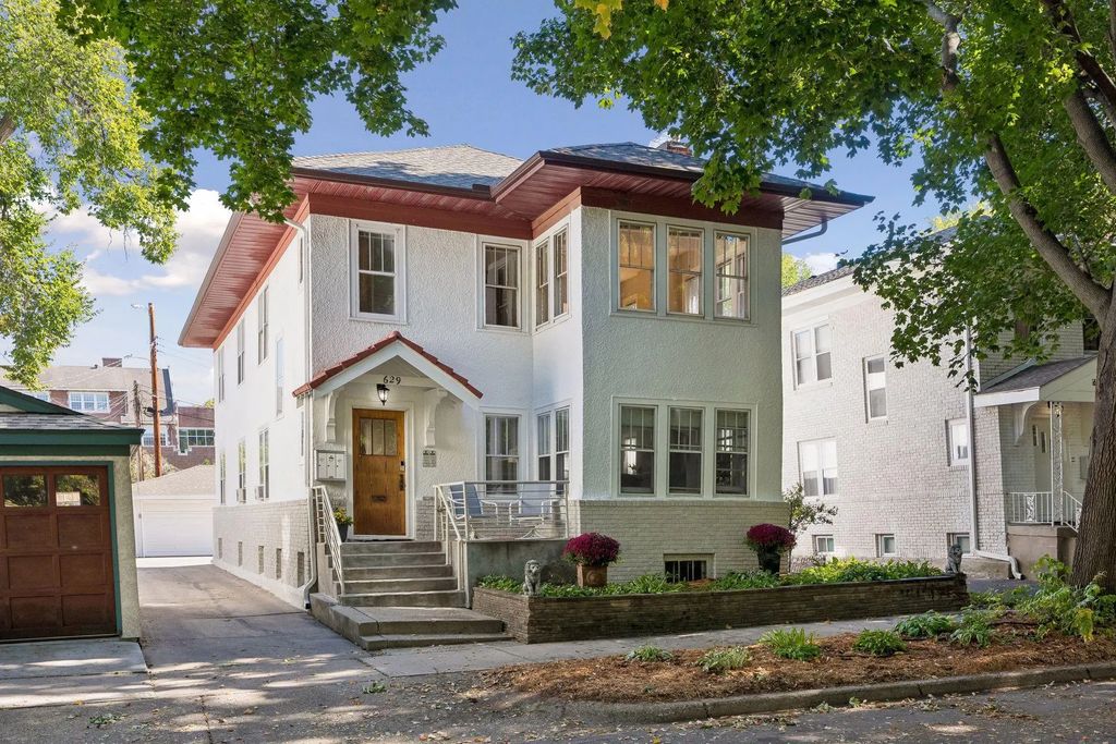 629 Kenwood Parkway, Minneapolis
