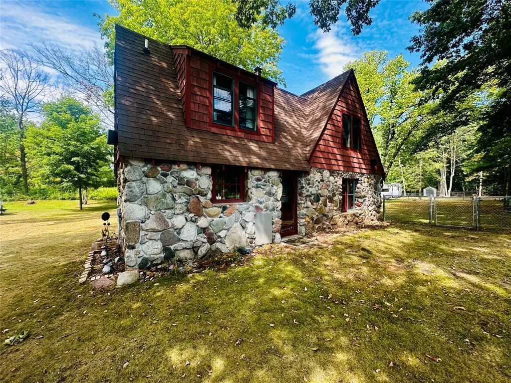 N2146 County Road E, Bruce