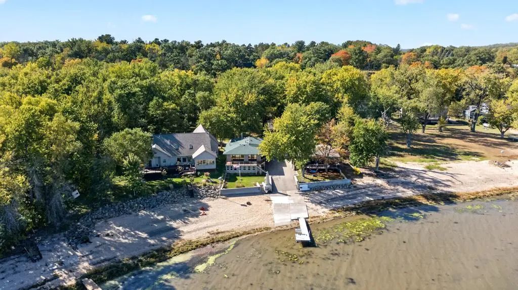 29460 Lake Avenue Way, Frontenac