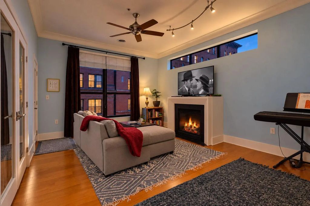 270 4th Street E 208, Saint Paul