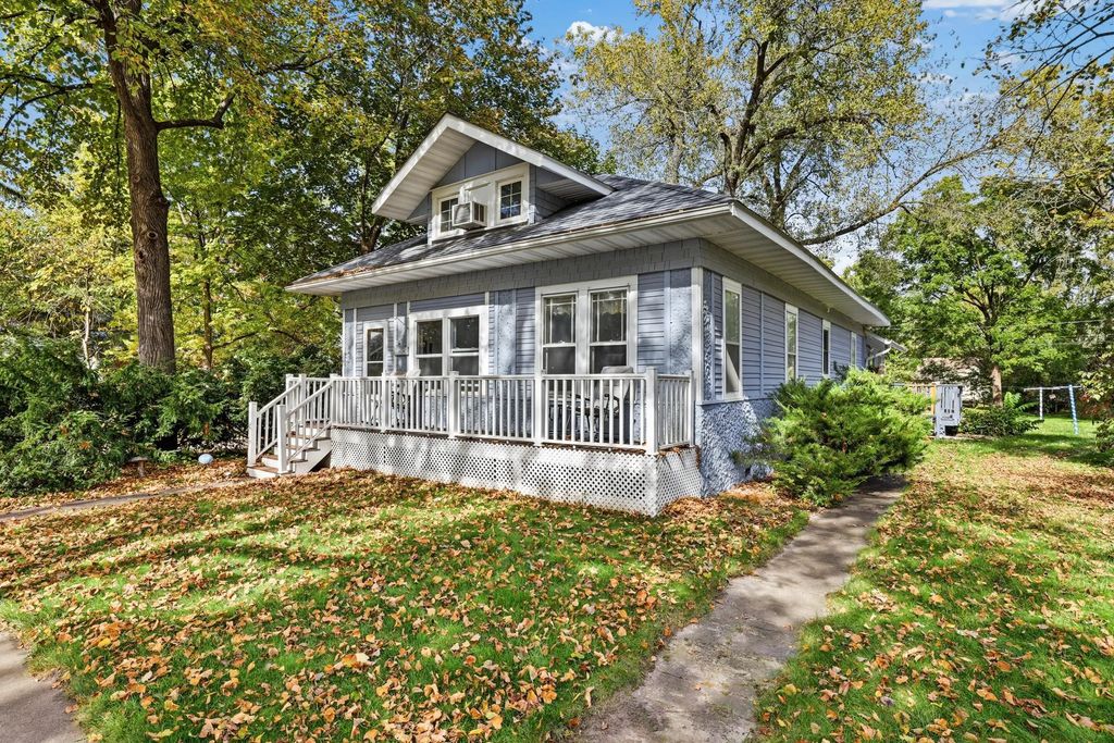 533 E Maple Street, River Falls
