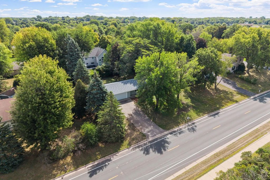 9068 Rice Lake Road, Maple Grove
