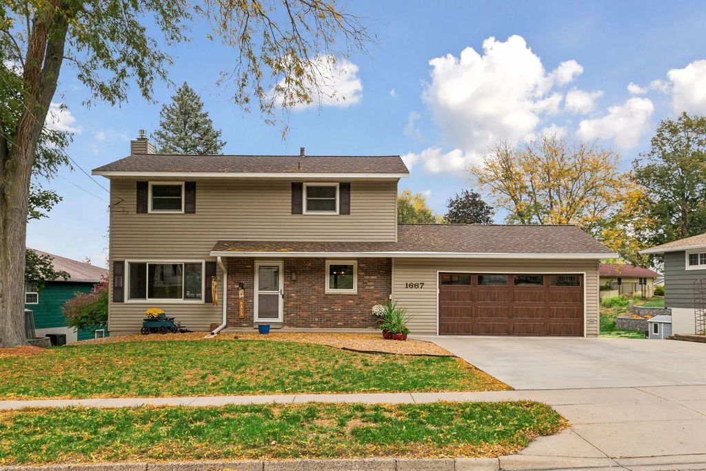 1667 Spruce Drive, Red Wing