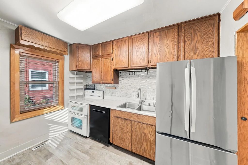 108 17th Avenue N, Hopkins