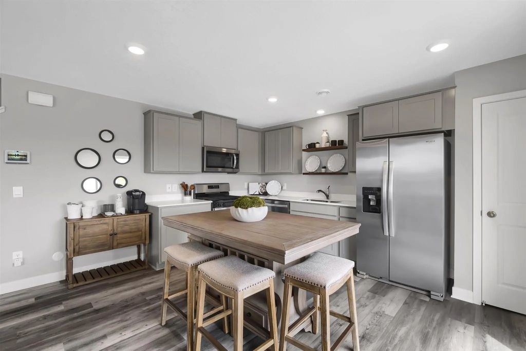 2053 Highview Terrace, Shakopee