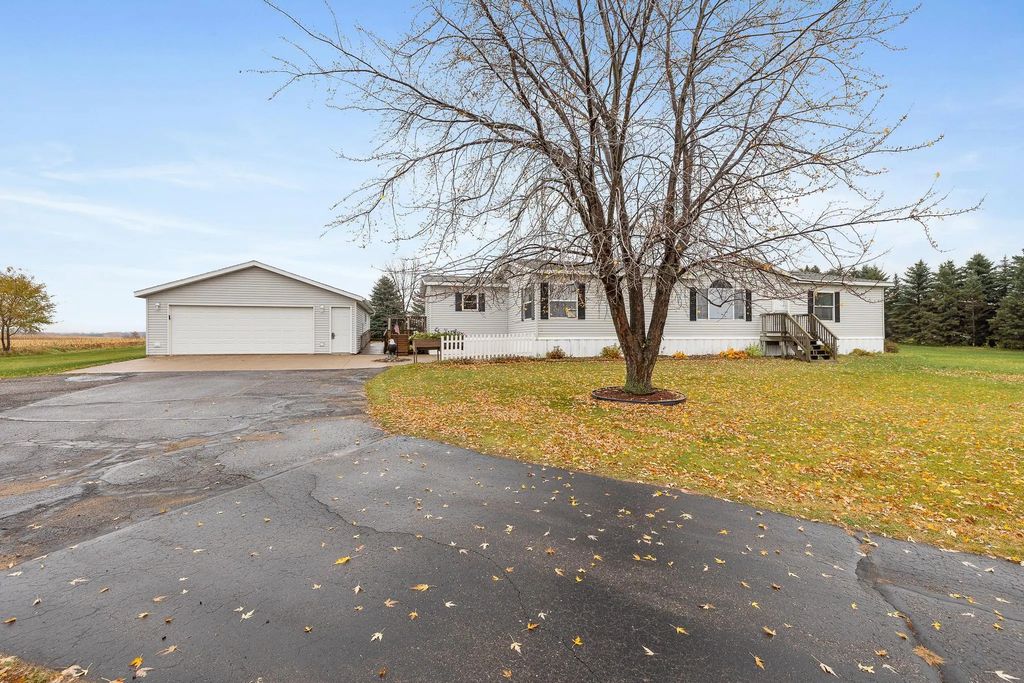 9938 Highway 25, Pierz