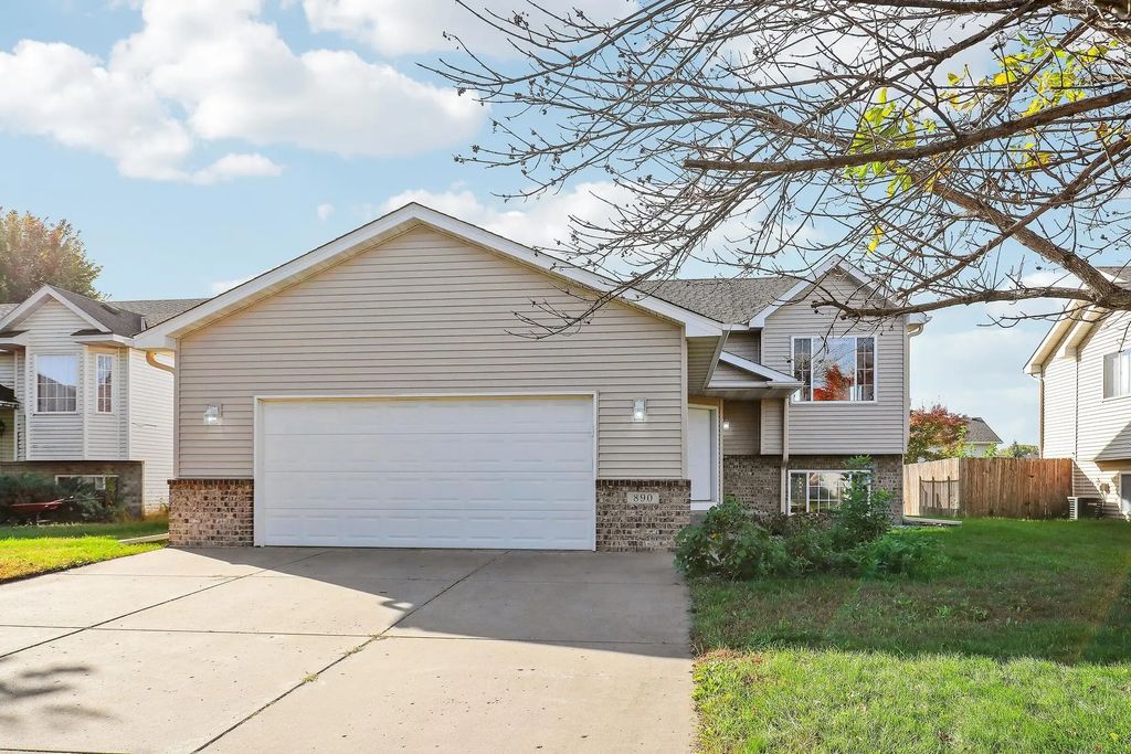 890 Newport Avenue, Shakopee