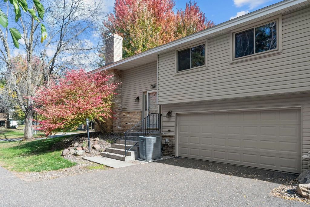 11971 71st Avenue N, Maple Grove